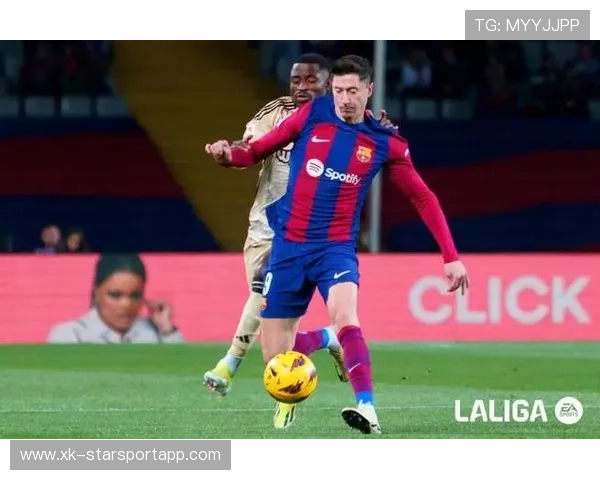 巴萨3-0大胜格拉纳达，莱万梅开二度